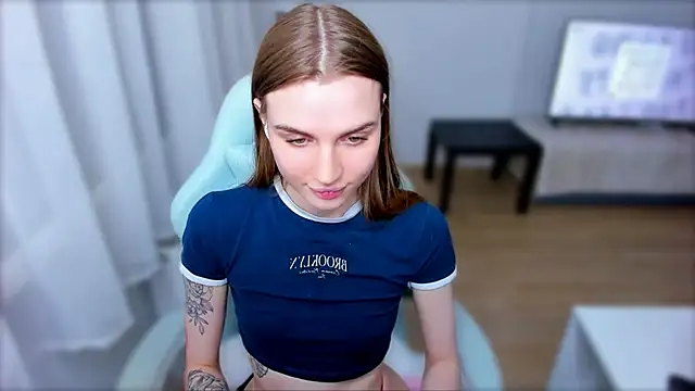 Snapshot of StellaLawless chatting on 03.10.25 StellaLawless online show from 03.10.25