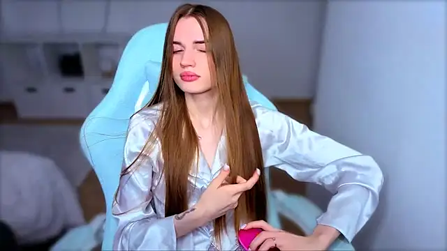 Snapshot of StellaLawless chatting on 09.21.25 StellaLawless online show from 09.21.25