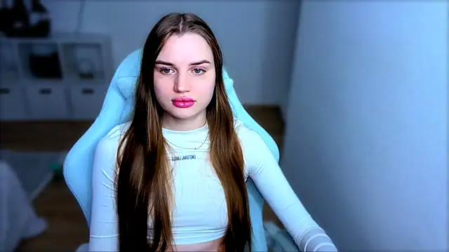 Snapshot of StellaLawless chatting on 11.19.25 StellaLawless online show from 11.19.25