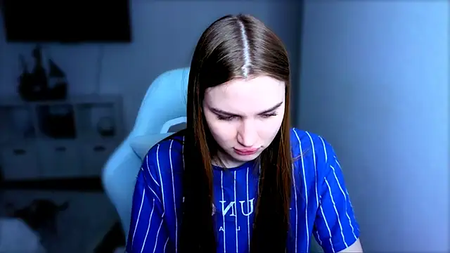 Snapshot of StellaLawless chatting on 11.29.25 StellaLawless online show from 11.29.25