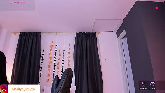 Snapshot of MarilynSmIith chatting on 10.17.25 MarilynSmIith online show from 10.17.25