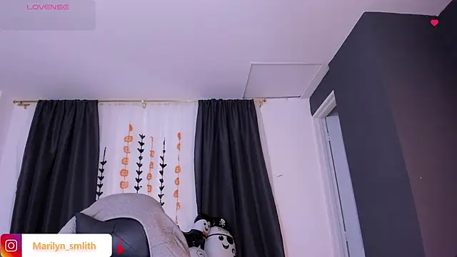 Snapshot of MarilynSmIith chatting on 10.21.25 MarilynSmIith online show from 10.21.25