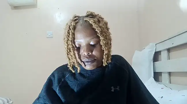 Snapshot of tropicalesen chatting on 01.08.25 tropicalesen online show from 01.08.25