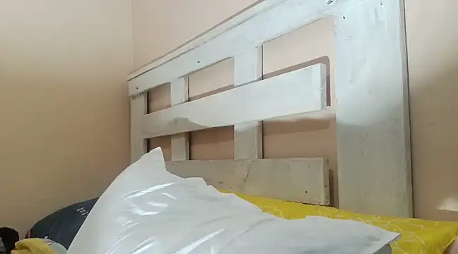 Snapshot of tropicalesen chatting on 01.31.25 tropicalesen online show from 01.31.25