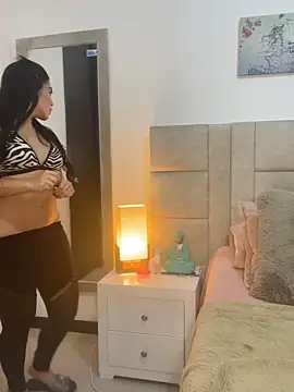 Snapshot of valecruz903 chatting on 09.16.25 valecruz903 online show from 09.16.25