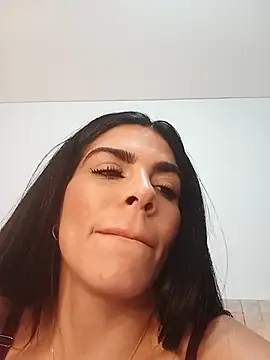 Snapshot of valecruz903 chatting on 09.23.25 valecruz903 online show from 09.23.25