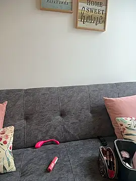 Snapshot of valecruz903 chatting on 10.30.25 valecruz903 online show from 10.30.25