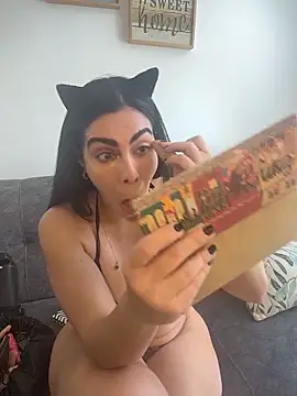 Snapshot of valecruz903 chatting on 10.31.25 valecruz903 online show from 10.31.25