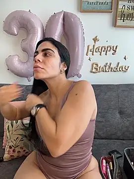 Snapshot of valecruz903 chatting on 11.07.25 valecruz903 online show from 11.07.25