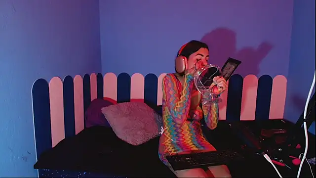 IsisRouse online show from 03.06.26