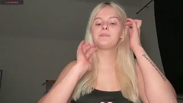 Allylove03 online show from 09.11.25