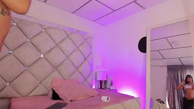 Snapshot of alessiaferry chatting on 02.02.26 alessiaferry online show from 02.02.26