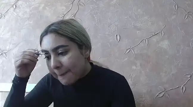 Miabonnett  online show from 01.21.25