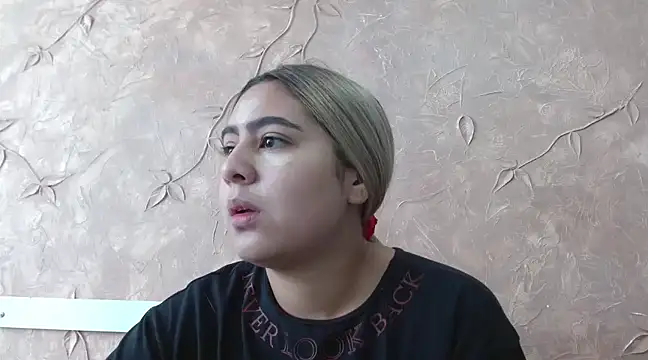 Miabonnett  online show from 01.27.25