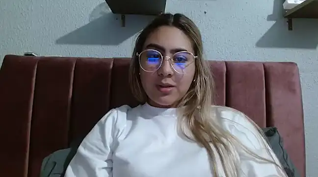 Miabonnett  online show from 01.29.25