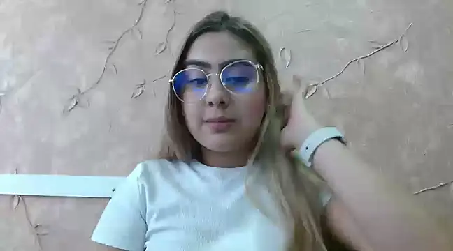 Miabonnett  online show from 01.31.25