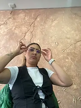 Miabonnett  online show from 03.21.25