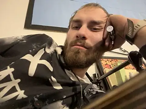 Snapshot of pervy_devil chatting on 12.05.24 pervy devil online show from 12.05.24