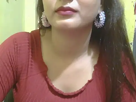 Snapshot of Model-Tanya chatting on 02.11.25 Model-Tanya online show from 02.11.25