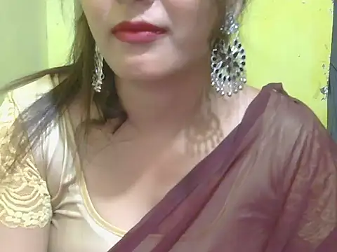 Snapshot of Model-Tanya chatting on 02.12.25 Model-Tanya online show from 02.12.25