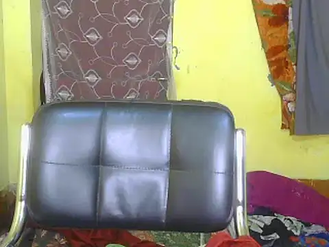 Snapshot of Model-Tanya chatting on 03.05.25 Model-Tanya online show from 03.05.25