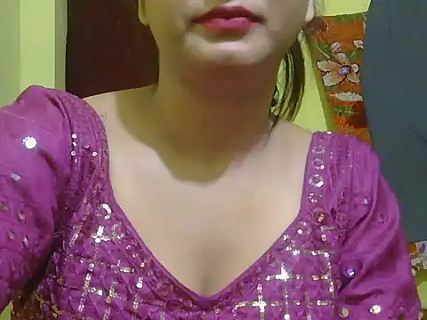 Snapshot of Model-Tanya chatting on 03.16.25 Model-Tanya online show from 03.16.25