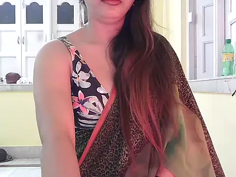 Snapshot of Model-Tanya chatting on 11.08.25 Model-Tanya online show from 11.08.25