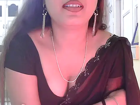 Snapshot of Model-Tanya chatting on 11.13.25 Model-Tanya online show from 11.13.25