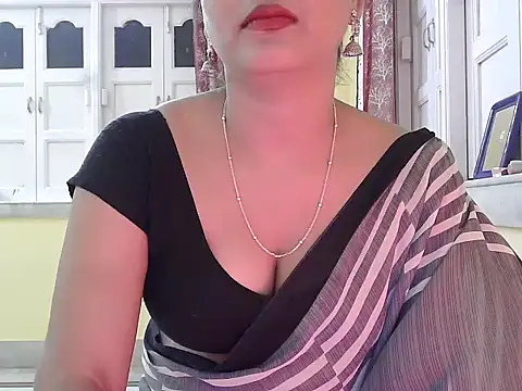 Snapshot of Model-Tanya chatting on 11.16.25 Model-Tanya online show from 11.16.25