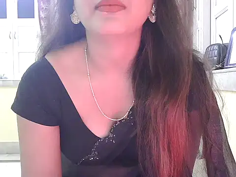 Snapshot of Model-Tanya chatting on 11.18.25 Model-Tanya online show from 11.18.25