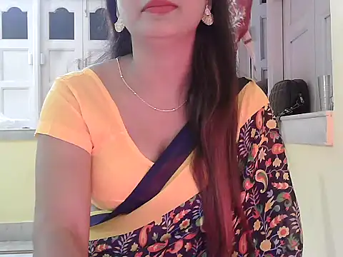 Snapshot of Model-Tanya chatting on 11.20.25 Model-Tanya online show from 11.20.25