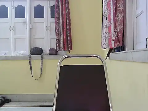 Snapshot of Model-Tanya chatting on 11.21.25 Model-Tanya online show from 11.21.25