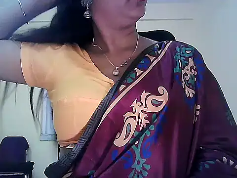 Snapshot of Model-Tanya chatting on 12.20.25 Model-Tanya online show from 12.20.25