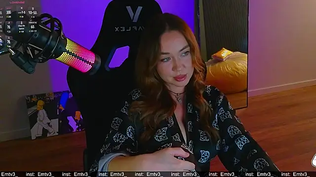 Snapshot of Emili1- chatting on 07.08.26 Emili1- online show from 07.08.26