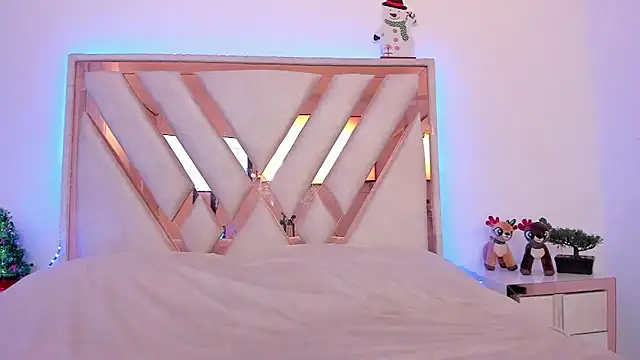 Snapshot of _Andyy__ chatting on 12.20.24 Andyy online show from 12.20.24