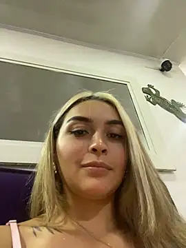 Snapshot of emma_oxford chatting on 01.28.25 emma oxford online show from 01.28.25