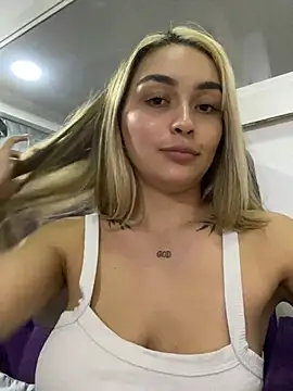 Snapshot of emma_oxford chatting on 02.04.25 emma oxford online show from 02.04.25