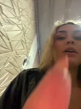 Snapshot of emma_oxford chatting on 02.20.25 emma oxford online show from 02.20.25