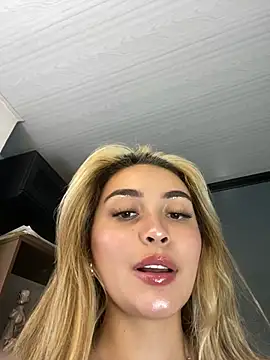 Snapshot of emma_oxford chatting on 02.26.25 emma oxford online show from 02.26.25