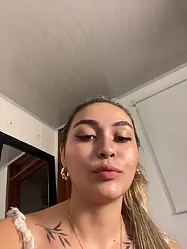 Snapshot of emma_oxford chatting on 02.28.25 emma oxford online show from 02.28.25