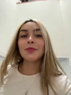 Snapshot of emma_oxford chatting on 03.11.25 emma oxford online show from 03.11.25