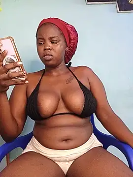 Snapshot of freaky_belle chatting on 06.18.26 freaky belle online show from 06.18.26