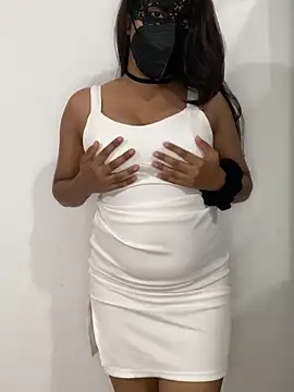 Snapshot of little_shadow chatting on 11.21.25 little shadow online show from 11.21.25