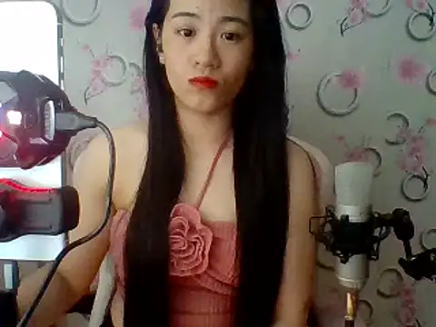 Snapshot of Nana-68 chatting on 02.09.25 Nana-68 online show from 02.09.25