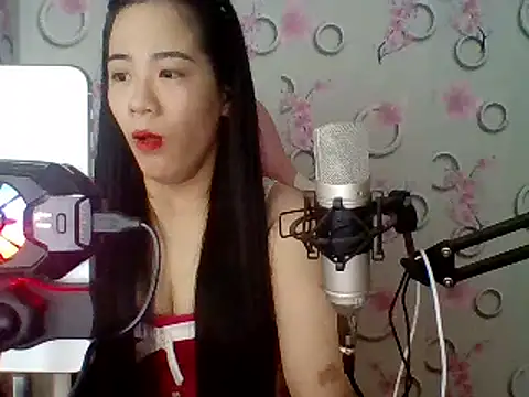 Snapshot of Nana-68 chatting on 02.18.25 Nana-68 online show from 02.18.25