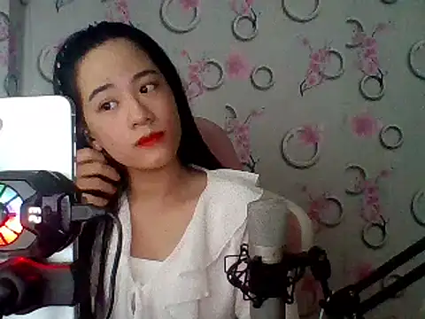 Snapshot of Nana-68 chatting on 02.23.25 Nana-68 online show from 02.23.25