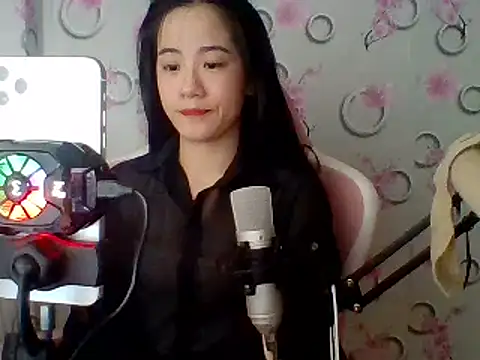 Snapshot of Nana-68 chatting on 03.04.25 Nana-68 online show from 03.04.25