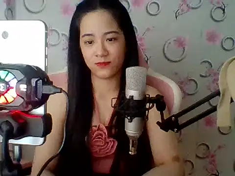 Snapshot of Nana-68 chatting on 03.07.25 Nana-68 online show from 03.07.25