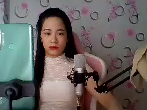 Snapshot of Nana-68 chatting on 03.11.25 Nana-68 online show from 03.11.25