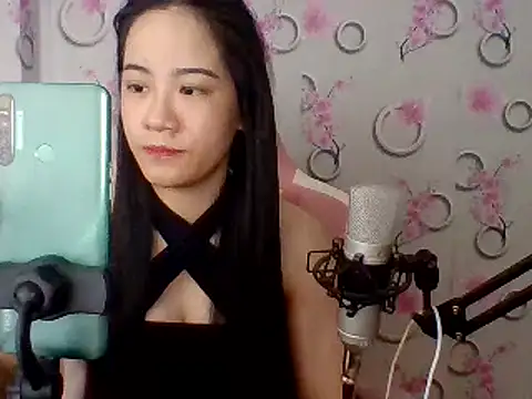 Snapshot of Nana-68 chatting on 03.14.25 Nana-68 online show from 03.14.25